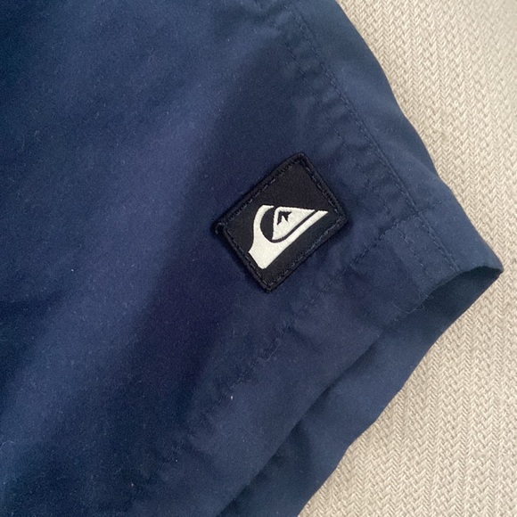 Men’s Navy Blue Quicksilver Swim Shorts - Picture 2 of 5